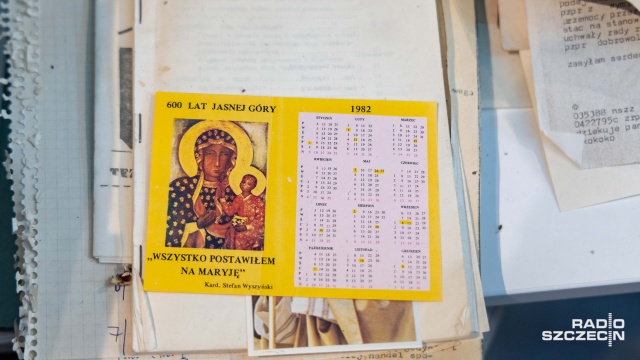 Fot. Robert Stachnik [Radio Szczecin] "Największy skarb" znaleziony w historycznej świetlicy Stoczni Szczecińskiej [WIDEO, ZDJĘCIA]