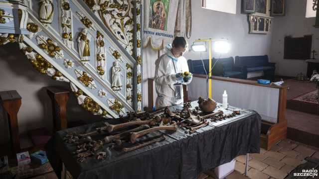 Fot. Kamila Kozioł [Radio Szczecin] Badania archeologiczne w zabytkowym kościele [WIDEO, ZDJĘCIA]