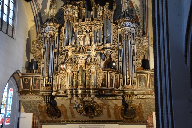 Organy z 1672 roku w konkatedrze św. Jana Chrzciciela w Kamieniu Pomorskim. Fot. Daniel Michalak,Towarzystwo Miłośników Ziemi Kamieńskiej Profesor Eugeniusz Kus Honorowym Obywatelem Kamienia Pomorskiego [ZDJĘCIA]