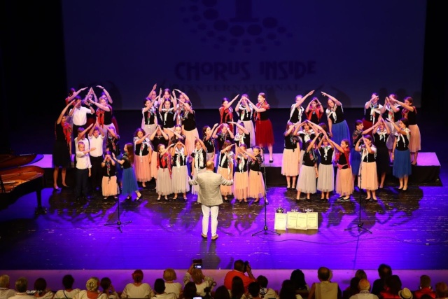 Chór dziecięcy Don Diri Don Zachodniopomorskiego Uniwersytetu Technologicznego w Szczecinie pod dyrekcją Dariusza Dyczewskiego. Fot. Paweł Moskowicz Finał 17. Międzynarodowego Festiwalu Muzyki Organowej w Szczecinie [ZDJĘCIA]