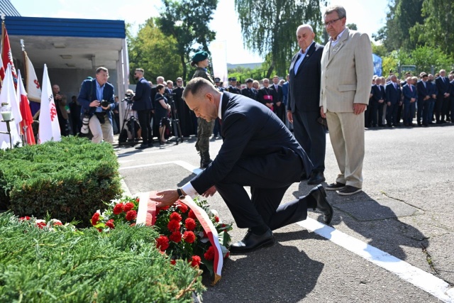 Fot. PAP/Marcin Bielecki Rocznica Porozumień Sierpniowych. Obchody w Szczecinie z udziałem prezydenta RP [ZDJĘCIA]