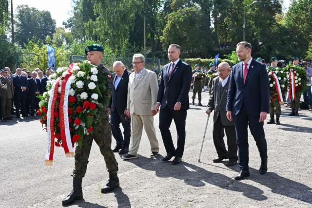 Fot. PAP/Marcin Bielecki Rocznica Porozumień Sierpniowych. Obchody w Szczecinie z udziałem prezydenta RP [ZDJĘCIA]