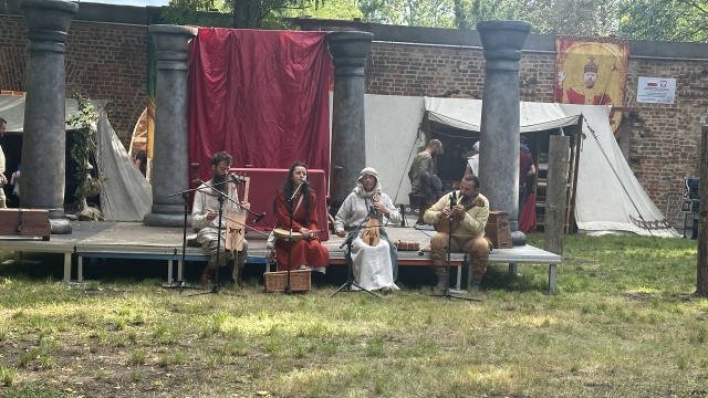 Fot. Sebastian Roszkowski [Radio Szczecin] Radio Szczecin w Jasienicy. Podróż w czasie do średniowiecznej wioski