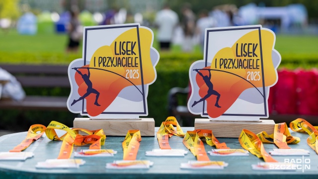 Fot. Robert Stachnik [Radio Szczecin] Sportowa zabawa dla młodych pod okiem mistrza - Lisek i Przyjaciele na Jasnych Błoniach [WIDEO, ZDJĘCIA]