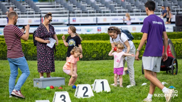 Fot. Robert Stachnik [Radio Szczecin] Sportowa zabawa dla młodych pod okiem mistrza - Lisek i Przyjaciele na Jasnych Błoniach [WIDEO, ZDJĘCIA]