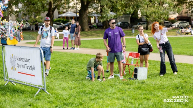 Fot. Robert Stachnik [Radio Szczecin] Sportowa zabawa dla młodych pod okiem mistrza - Lisek i Przyjaciele na Jasnych Błoniach [WIDEO, ZDJĘCIA]