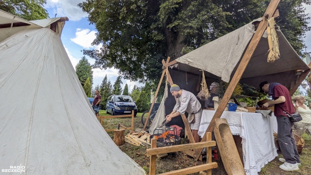 Fot. Maciej Papke [Radio Szczecin] Koronacja Bolesława Chrobrego wieczorem w Jasienicy [WIDEO, ZDJĘCIA]