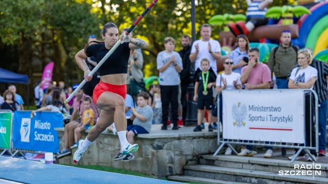 Fot. Robert Stachnik [Radio Szczecin] Piotr Lisek najlepszy na Jasnych Błoniach, w konkursie kobiet remis [ZDJĘCIA]