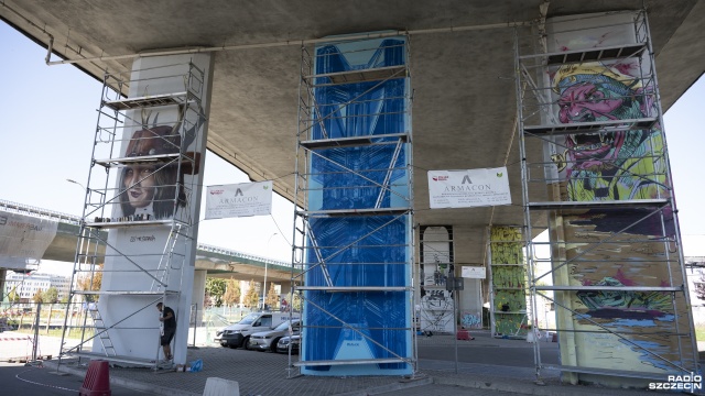 Fot. Kamila Kozioł [Radio Szczecin] Artyści upiększyli filary Trasy Zamkowej [WIDEO, ZDJĘCIA]