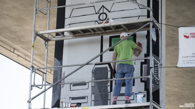 Fot. Kamila Kozioł [Radio Szczecin] Artyści upiększyli filary Trasy Zamkowej [WIDEO, ZDJĘCIA]