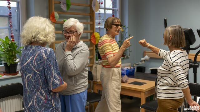 Fot. Maciej Papke [Radio Szczecin] Ci seniorzy wiedzą, jak obronić się w ciemnej uliczce [WIDEO, ZDJĘCIA]