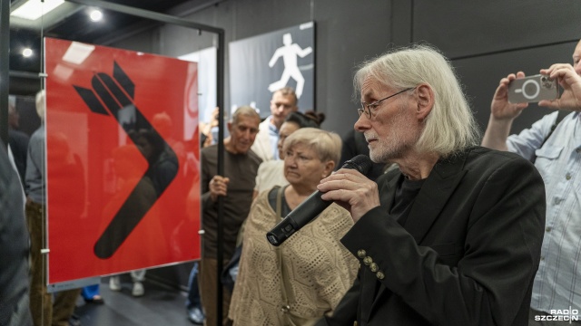 Lex Drewiński | Fot. Maciej Papke [Radio Szczecin] Antytotalitarna wystawa plakatów Lexa Drewinskiego [ZDJĘCIA]