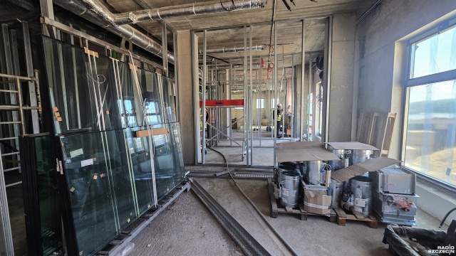 Fot. Wojciech Ochrymiuk [Radio Szczecin] Nowa siedziba Wód Polskich na szczecińskiej Wenecji. Byliśmy na placu budowy [WIDEO, ZDJĘCIA]