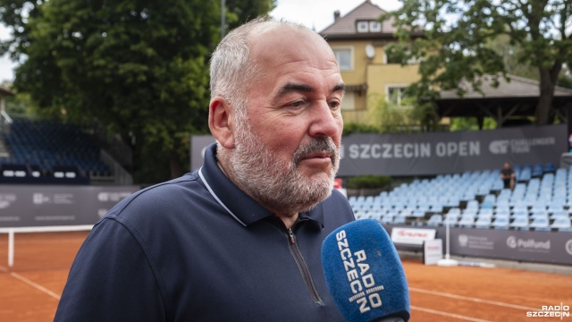 Fot. Wojciech Ochrymiuk [Radio Szczecin] Nawierzchnia przygotowana do tenisowego turnieju Invest in Szczecin Open [WIDEO, ZDJĘCIA]