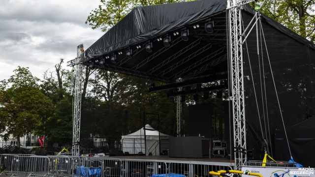 Fot. Wojciech Ochrymiuk [Radio Szczecin] Nawierzchnia przygotowana do tenisowego turnieju Invest in Szczecin Open [WIDEO, ZDJĘCIA]