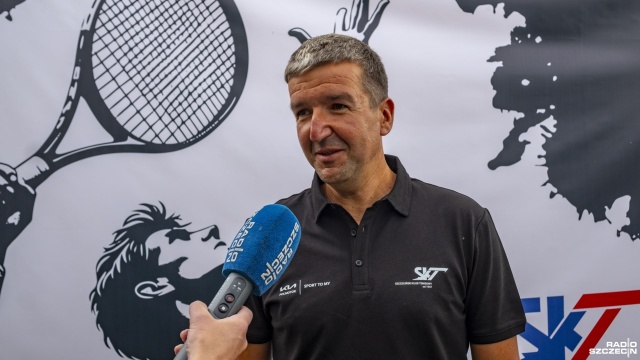 Fot. Wojciech Ochrymiuk [Radio Szczecin] Nawierzchnia przygotowana do tenisowego turnieju Invest in Szczecin Open [WIDEO, ZDJĘCIA]