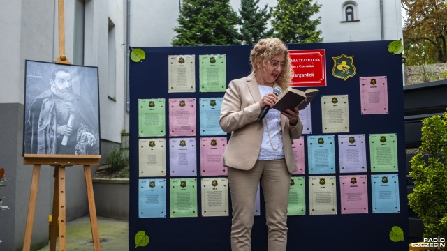 Fot. Wojciech Ochrymiuk [Radio Szczecin] Narodowe Czytanie w Stargardzie z przymrużeniem oka [WIDEO, ZDJĘCIA]