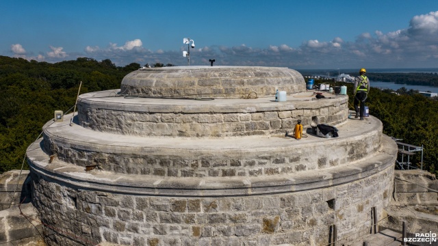 Fot. Wojciech Ochrymiuk [Radio Szczecin] Dach wieży Gocławskiej prawie gotowy [WIDEO, ZDJĘCIA]