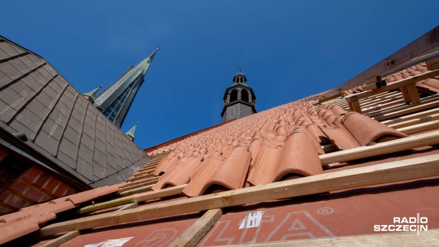 Fot. Robert Stachnik [Radio Szczecin] Witraże szczecińskiej katedry odzyskują swój blask [WIDEO, ZDJĘCIA]