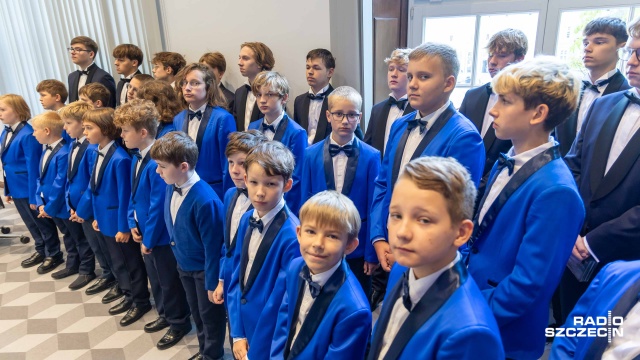 Szczeciński Chór Chłopięcy „Słowiki” pod dyrekcją Kamila Szałaty. Fot. Robert Stachnik [Radio Szczecin] Chór Chłopięcy „Słowiki” odznaczony Medalem za zasługi dla miasta Szczecina [WIDEO, ZDJĘCIA]