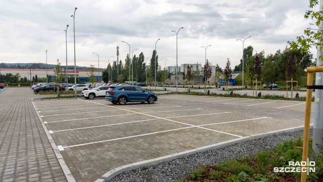 Fot. Robert Stachnik [Radio Szczecin] Więcej miejsc na parkingu przy pętli Turkusowa [WIDEO, ZDJĘCIA]