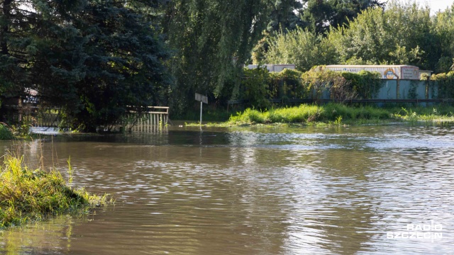 Fot. Robert Stachnik [Radio Szczecin] Szczawiowa nieprzejezdna po opadach deszczu, tramwaje na Pomorzany wstrzymane po wypadku [ZDJĘCIA]