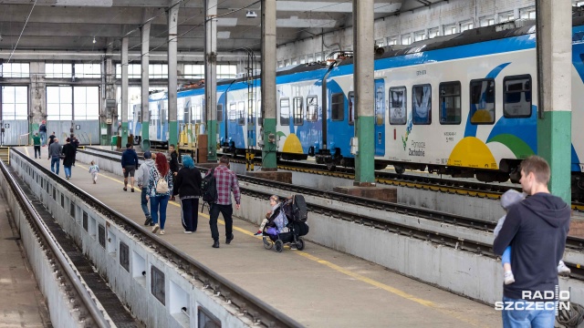 Fot. Robert Stachnik [Radio Szczecin] Zwiedzanie pociągów, przejażdżki - lokomotywownia obchodzi 65-lecie [WIDEO, ZDJĘCIA]