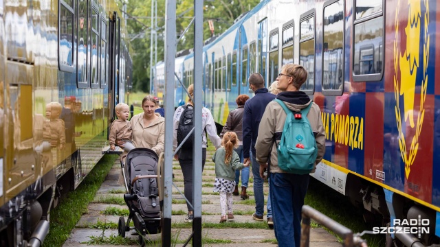 Fot. Robert Stachnik [Radio Szczecin] Zwiedzanie pociągów, przejażdżki - lokomotywownia obchodzi 65-lecie [WIDEO, ZDJĘCIA]