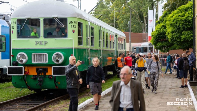 Fot. Robert Stachnik [Radio Szczecin] Zwiedzanie pociągów, przejażdżki - lokomotywownia obchodzi 65-lecie [WIDEO, ZDJĘCIA]