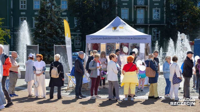 Fot. Robert Stachnik [Radio Szczecin] Festyn z okazji 45. rocznicy podpisania Porozumień Sierpniowych i powstania NSZZ „Solidarność” [ZDJĘCIA]