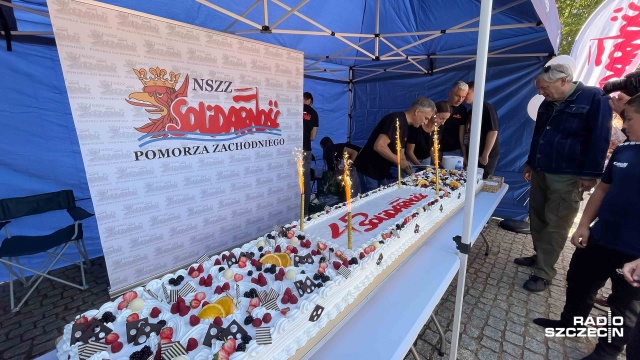 Fot. Robert Stachnik [Radio Szczecin] Festyn z okazji 45. rocznicy podpisania Porozumień Sierpniowych i powstania NSZZ „Solidarność” [ZDJĘCIA]