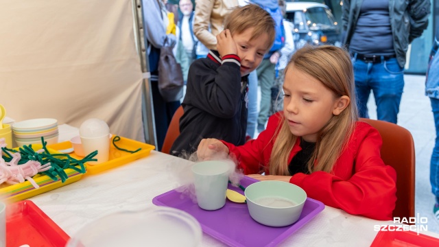 Fot. Robert Stachnik [Radio Szczecin] Warsztaty, pokazy, wirtualne wycieczki - piknik naukowy Morskiego Centrum Nauki [ZDJĘCIA]