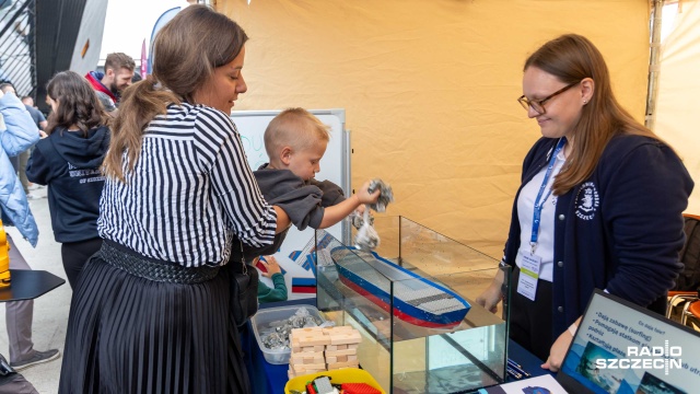 Fot. Robert Stachnik [Radio Szczecin] Warsztaty, pokazy, wirtualne wycieczki - piknik naukowy Morskiego Centrum Nauki [ZDJĘCIA]
