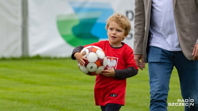 Fot. Robert Stachnik [Radio Szczecin] Kibice mogli się dorzucić do zbiórki dla chorego Adasia [ZDJĘCIA]