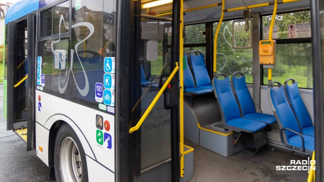 Fot. Robert Stachnik [Radio Szczecin] Nowy materiał na siedzeniach w autobusach [ZDJĘCIA]