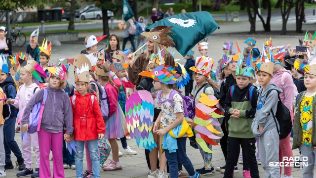 Fot. Robert Stachnik [Radio Szczecin] Korowód kolorowych ptaków przeszedł ulicami Szczecina [ZDJĘCIA]