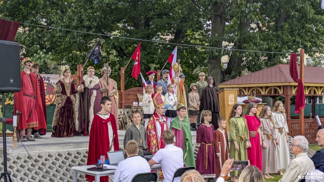 Fot. Maciej Papke [Radio Szczecin] Uczniowie przygotowali żywą lekcję historii [WIDEO, ZDJĘCIA]