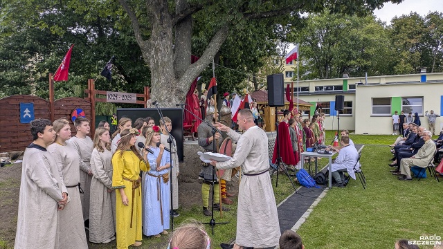 Fot. Maciej Papke [Radio Szczecin] Uczniowie przygotowali żywą lekcję historii [WIDEO, ZDJĘCIA]