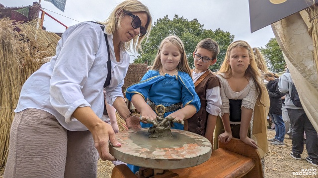 Fot. Maciej Papke [Radio Szczecin] Uczniowie przygotowali żywą lekcję historii [WIDEO, ZDJĘCIA]