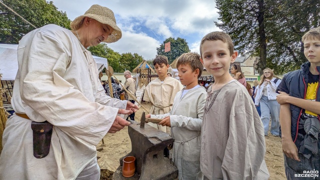 Fot. Maciej Papke [Radio Szczecin] Uczniowie przygotowali żywą lekcję historii [WIDEO, ZDJĘCIA]