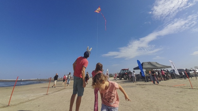 Fot. Joanna Maraszek [Radio Szczecin] Każdy mógł polatać - Mistrzostwa Świnoujścia w Lotach Latawców [ZDJĘCIA]