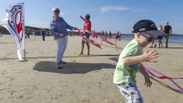 Fot. Joanna Maraszek [Radio Szczecin] Każdy mógł polatać - Mistrzostwa Świnoujścia w Lotach Latawców [ZDJĘCIA]
