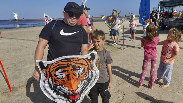 Fot. Joanna Maraszek [Radio Szczecin] Każdy mógł polatać - Mistrzostwa Świnoujścia w Lotach Latawców [ZDJĘCIA]