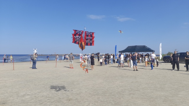 Fot. Joanna Maraszek [Radio Szczecin] Każdy mógł polatać - Mistrzostwa Świnoujścia w Lotach Latawców [ZDJĘCIA]