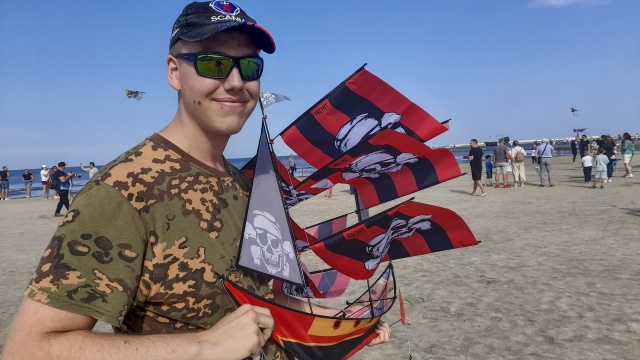 Fot. Joanna Maraszek [Radio Szczecin] Każdy mógł polatać - Mistrzostwa Świnoujścia w Lotach Latawców [ZDJĘCIA]