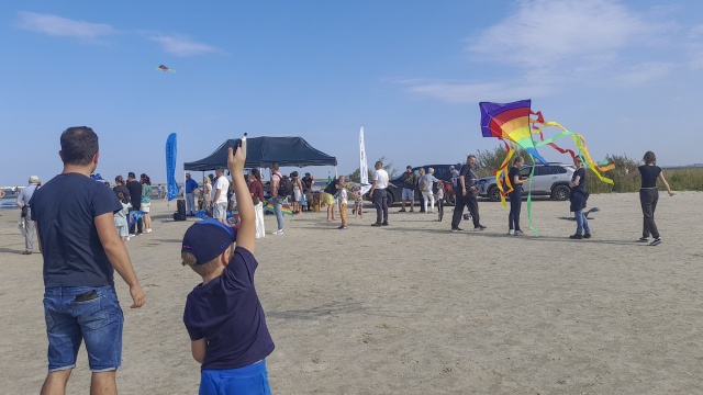 Fot. Joanna Maraszek [Radio Szczecin] Każdy mógł polatać - Mistrzostwa Świnoujścia w Lotach Latawców [ZDJĘCIA]