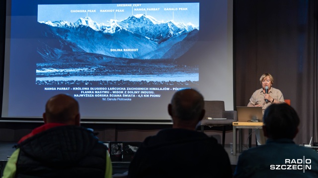 Danuta Piotrowska. Fot. Robert Stachnik [Radio Szczecin] Nowe wydanie książki która przenosi w samo serce gór [ZDJĘCIA]
