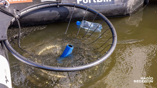 Fot. Robert Stachnik [Radio Szczecin] Wodny odkurzacz będzie dbał o czystość w szczecińskiej marinie [WIDEO, ZDJĘCIA]