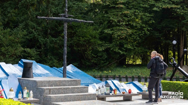 Fot. Robert Stachnik [Radio Szczecin] Pomnik przechodzi renowację, ale konserwator zabytków ma wątpliwości 
[ZDJĘCIA]