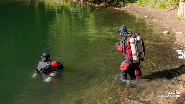 Fot. Robert Stachnik [Radio Szczecin] Piknik i sprzątanie Puszczy Bukowej. Nurkowie w Szmaragdowym [WIDEO, ZDJĘCIA]